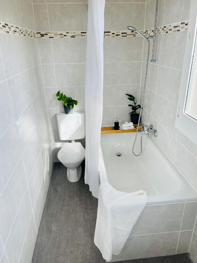 -The Urbanist- Lakeview Free Parking 2Bd Fast Wifi Oberhofen Bagian luar foto