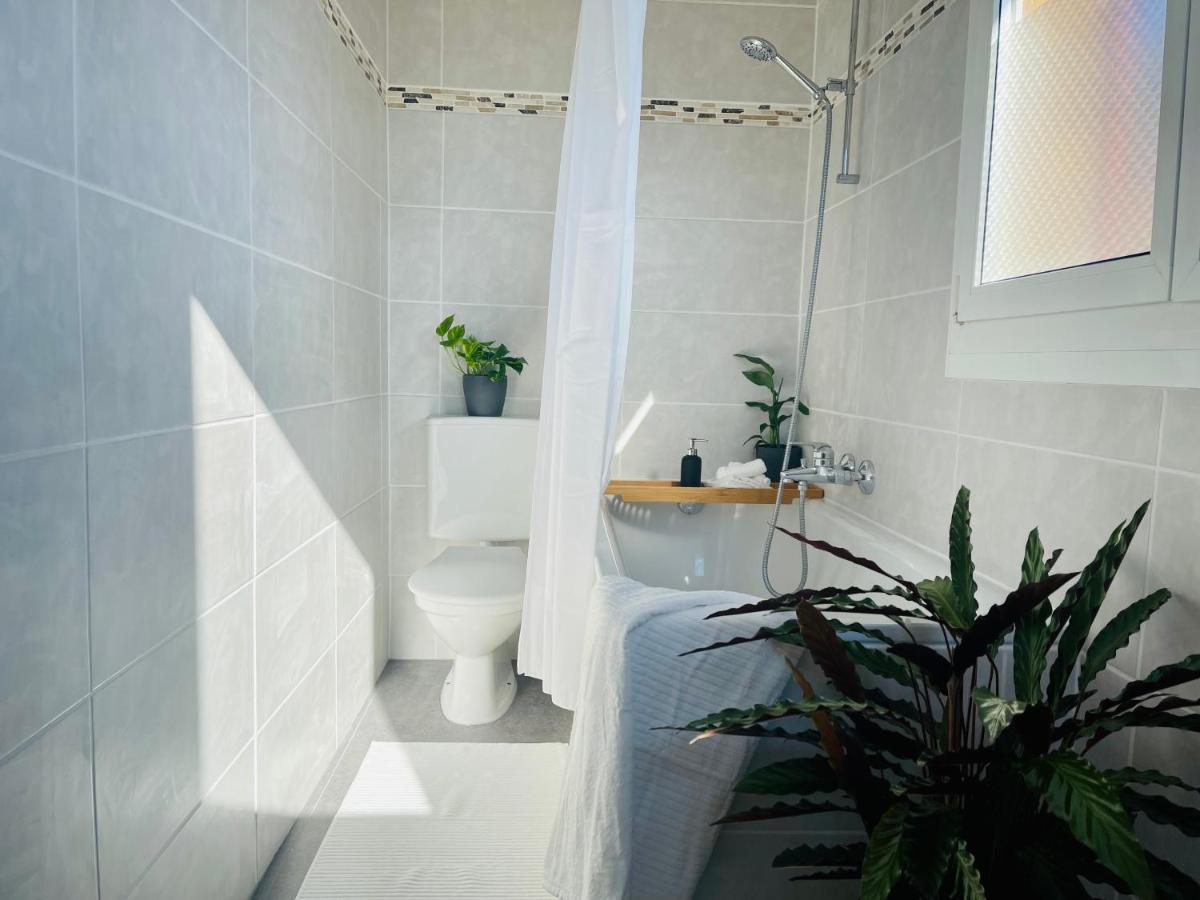 -The Urbanist- Lakeview Free Parking 2Bd Fast Wifi Oberhofen Bagian luar foto